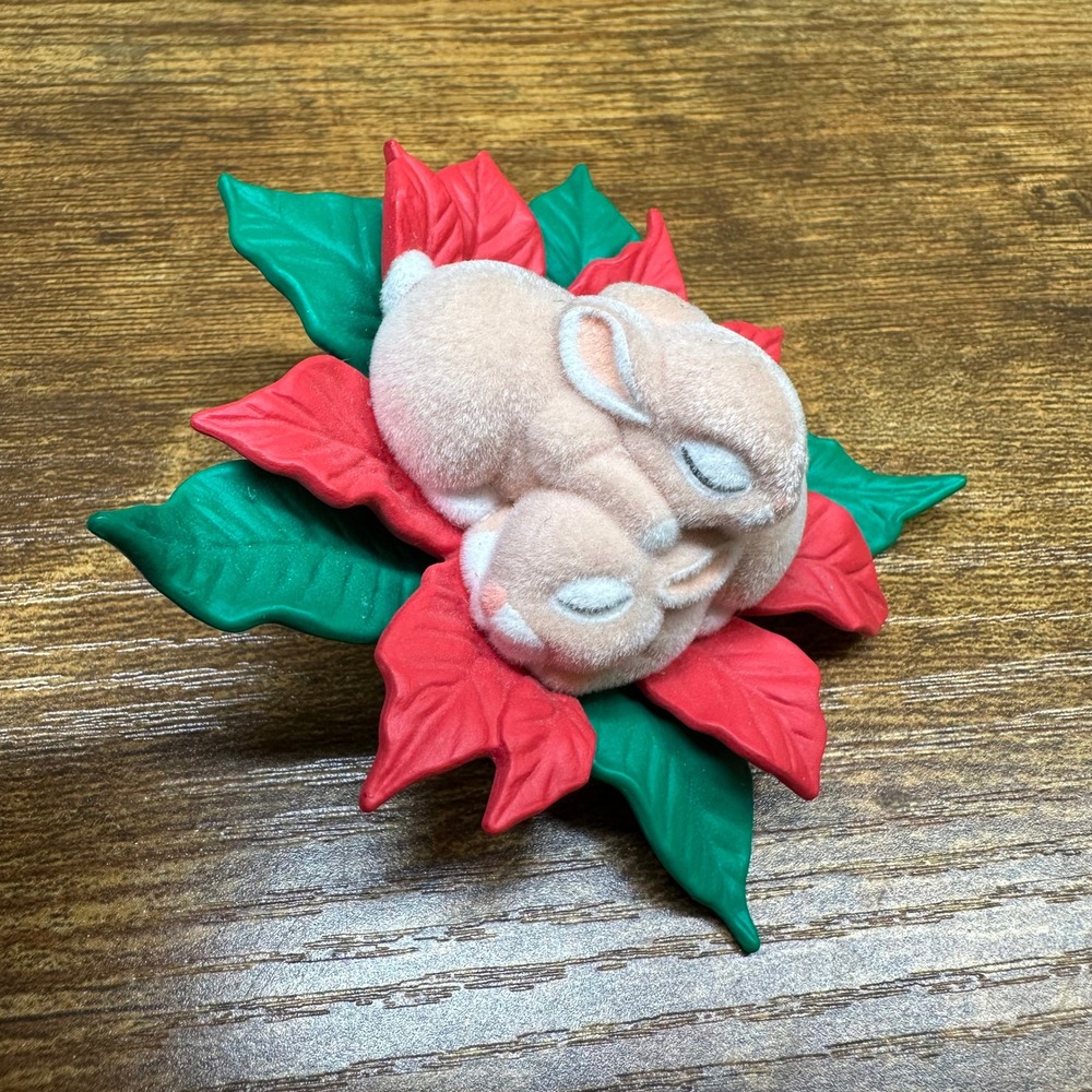 Vintage 1990 Hallmark Poinsettia Flocked Bunnies Christmas Clip Brooch Collin